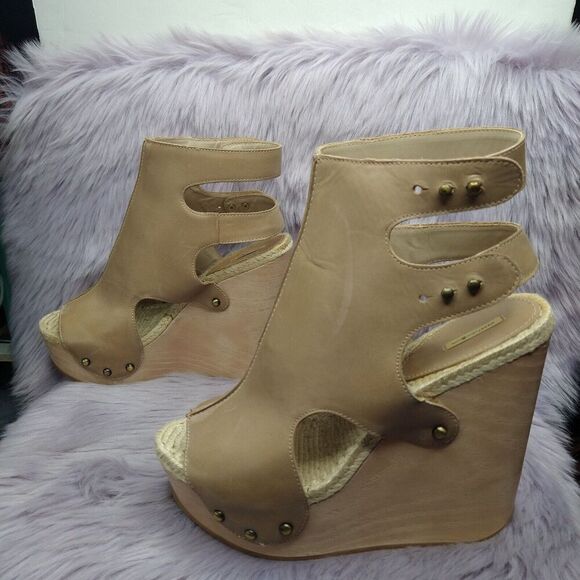 Max Studio Foal Leather Wedge Booties Platform Sandals Womens Size 10 Beige Stud - Picture 1 of 13